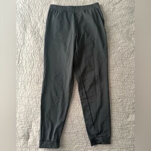 Uniqlo Tech Travel Joggers Wind Breakers Size small